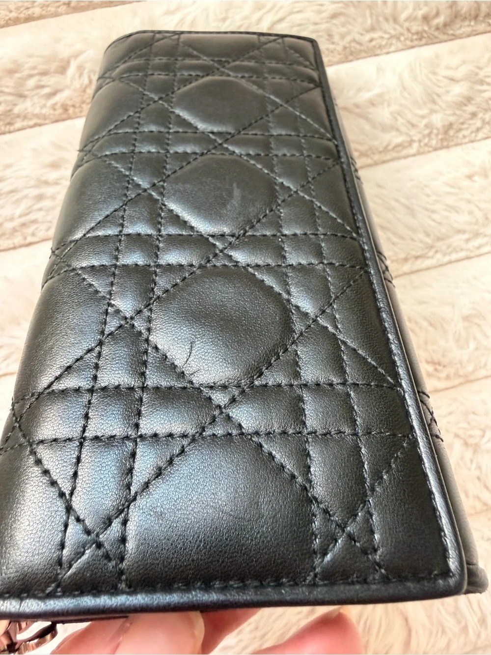 Dior minor scuffs